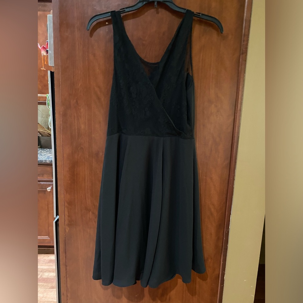 Express Black Sleeveless V-Neck Midi Dress